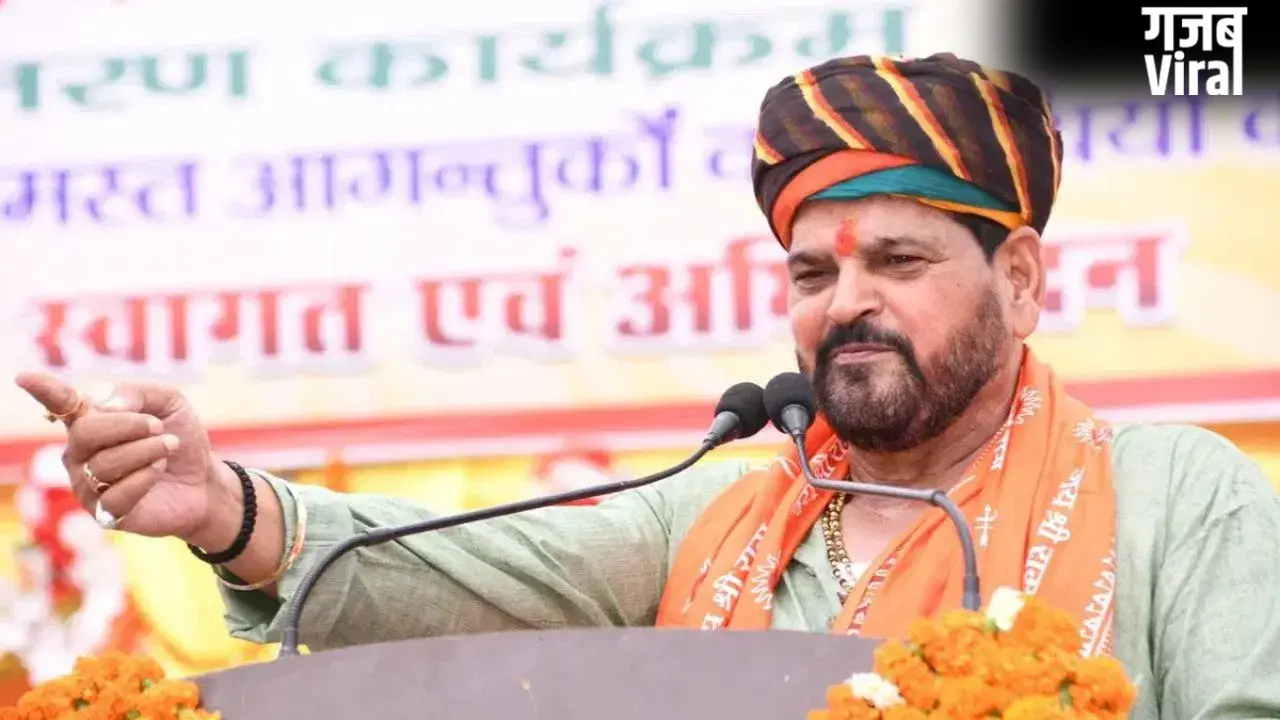 ‘शोहरत की बुलंदी भी पल भर का तमाशा’… बृजभूषण शरण सिंह के पोस्ट से सियासत में हलचल​