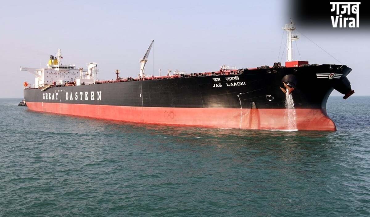Iran के खतरे के बीच 'घोस्ट मोड' में तेल टैंकर! Strait of Hormuz पार करने के लिए अपनाई जा रही नई रणनीति​