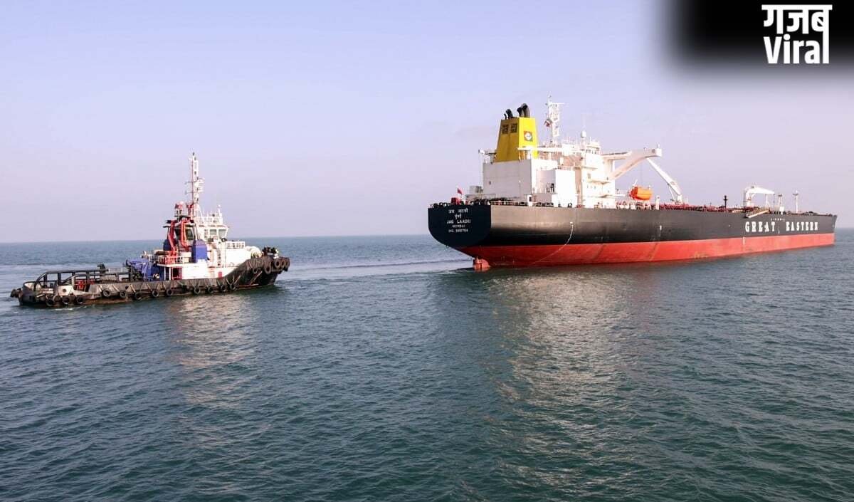 Hormuz Strait पर तनाव खत्म? सूत्रों का दावा- America-Iran में नौसैनिक नाकाबंदी हटाने पर बनी ऐतिहासिक सहमति