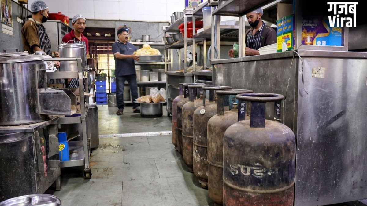 15% तक महंगा होगा होटल-रेस्टॉरेंट का खाना, कमर्शियल LPG की कीमतों में 3 बार में 1332.50 रुपये की बढ़ोतरी