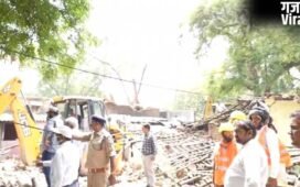 प्रयागराज में रेलवे की जमीन पर बने अवैध निर्माण पर चला बुलडोजर, 100 करोड़ रुपये की भूमि कराई गई खाली