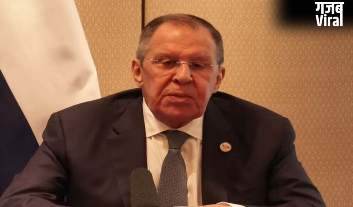 पत्रकार के Phone पर आया रूसी मंत्री Lavrov को गुस्सा, बोले- Security बंदूक निकाल लेगी​