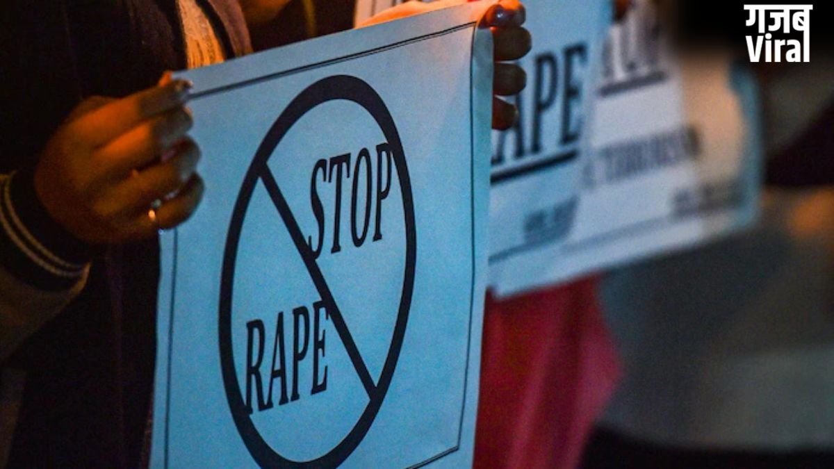 चॉकलेट दिलाने के बहाने 5 साल की बच्ची को शौचालय में ले गया टीचर, की गंदी हरकत; गिरफ्तार