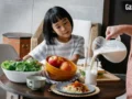 Health Tips For Children: मानसून में बच्चों की डाइट पर रखें खास नजर, ये चीजें बन सकती हैं बीमारी की वजह​