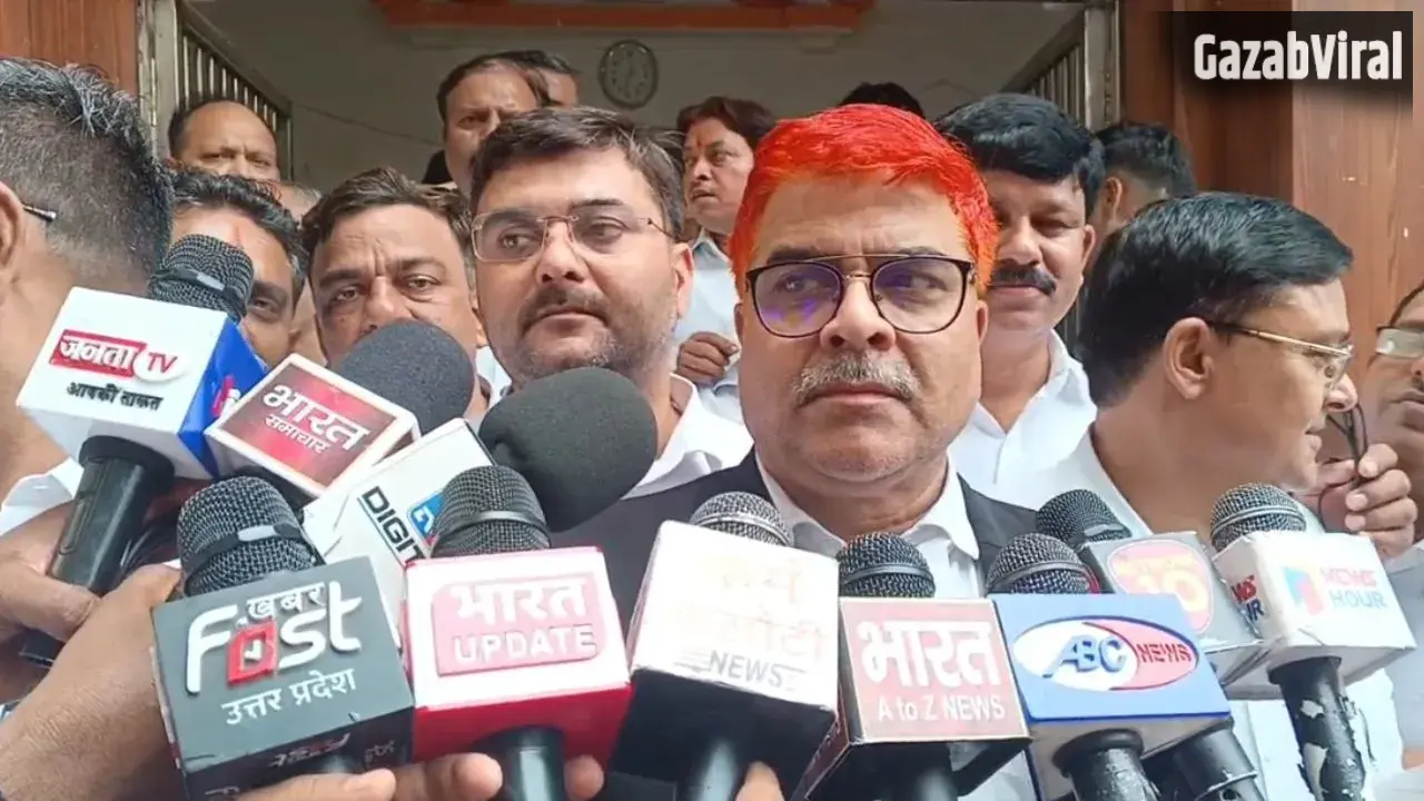 ई-रजिस्ट्रेशन के खिलाफ कानपुर बार एसोसिएशन का प्रदर्शन, सरकार से आदेश वापस लेने की मांग​