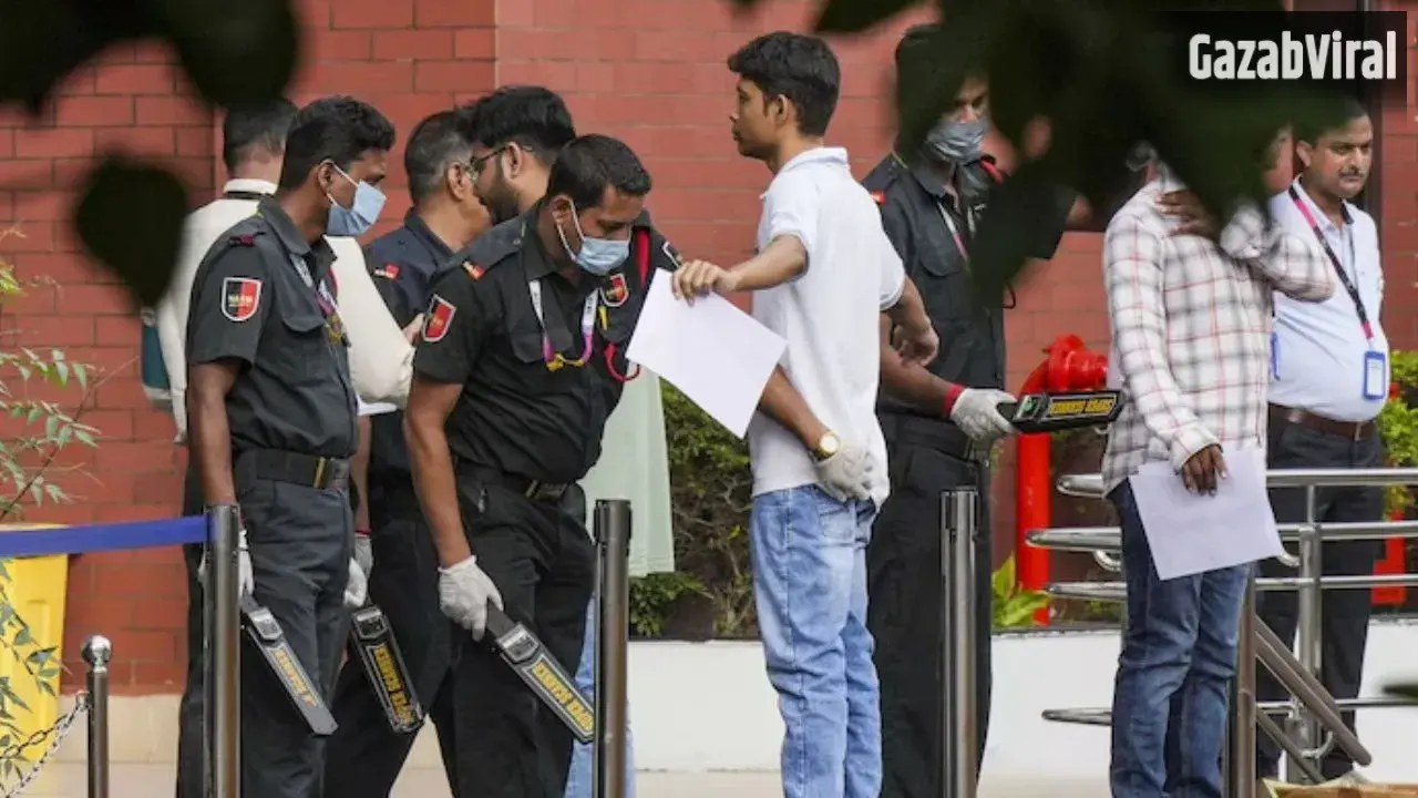 NEET UG Re-Exam: हाथरस में नीट की पुनर्परीक्षा को लेकर सुरक्षा सख्त, परीक्षा केंद्रों पर 200 पुलिसकर्मी तैनात​