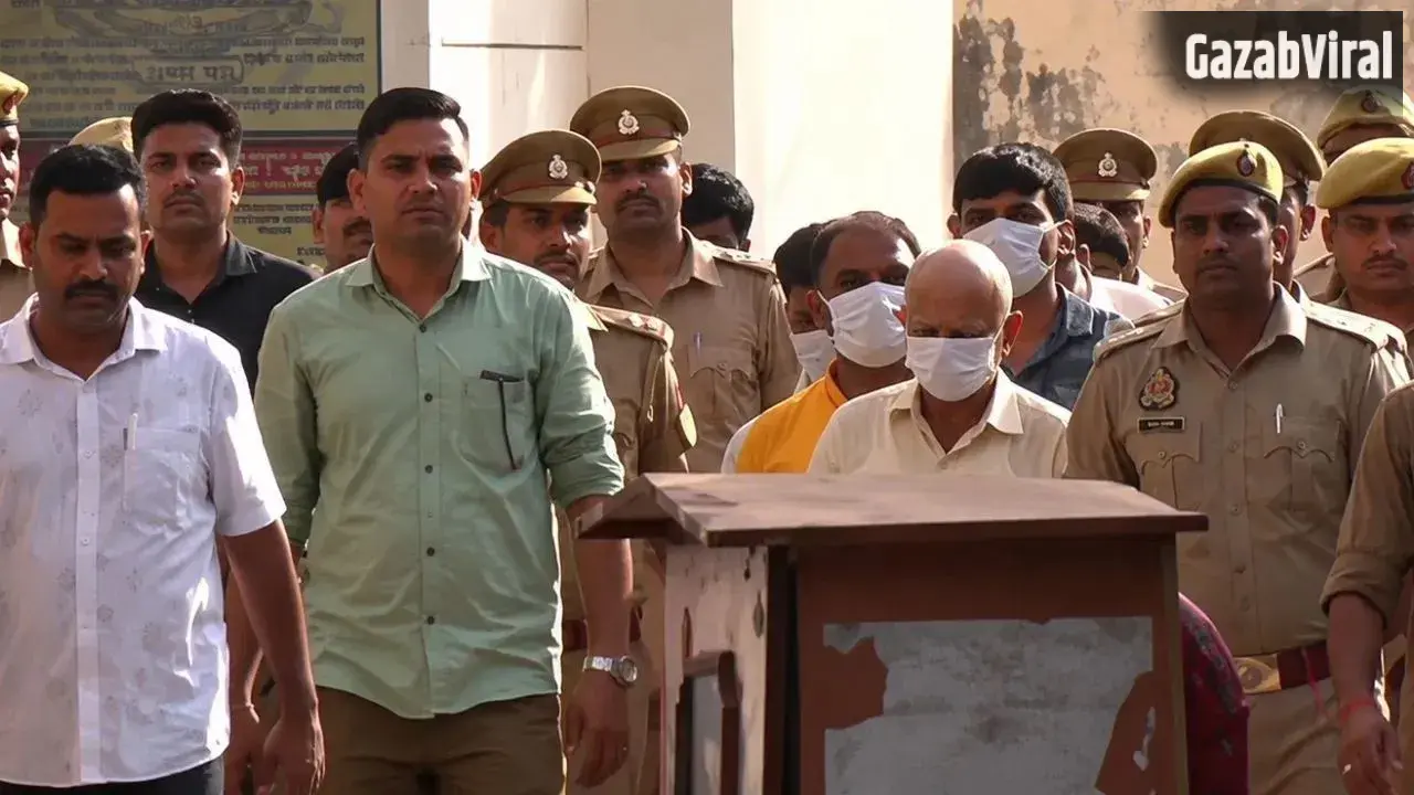 राम मंदिर दान चोरी मामले में पुलिस की बड़ी कार्रवाई, टिन्नू यादव के हॉस्टल से 20 लाख रुपए बरामद​