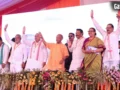 योगी का अफसरों को अल्टीमेटम: अवैध खनन पर दर्ज करें मुकदमे, मेट्रो और एयरपोर्ट अक्टूबर तक करें तैयार​