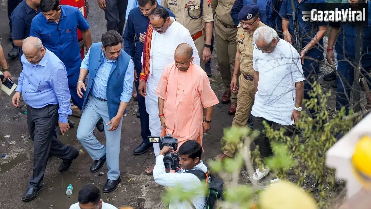 लखनऊ अग्निकांड के बाद हिला प्रशासन, 7 दिन में रिपोर्ट सौंपेगी SIT; सीएम योगी ने लिया ये सख्त फैसला​