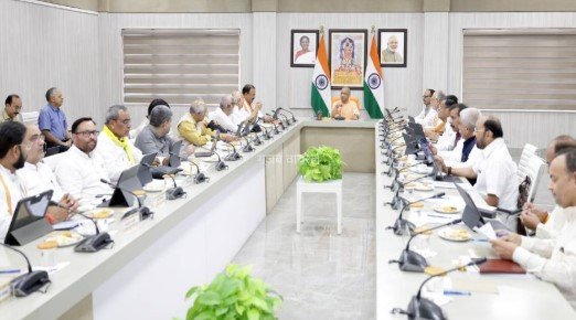 छात्राओं को स्कूटी, दो नए एक्सप्रेसवे और संभल रिपोर्ट पर मुहर; 3 से 6 अगस्त तक चलेगा मानसून सत्र​