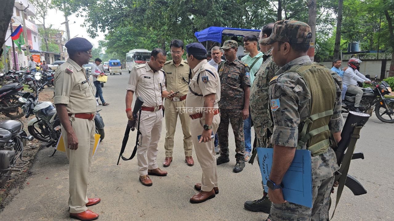 झारखंड के चतरा में दिनदहाड़े मर्डर, बेलागंज विधायक के बेटे के निजी गार्ड ने साथी को मारी गोली​