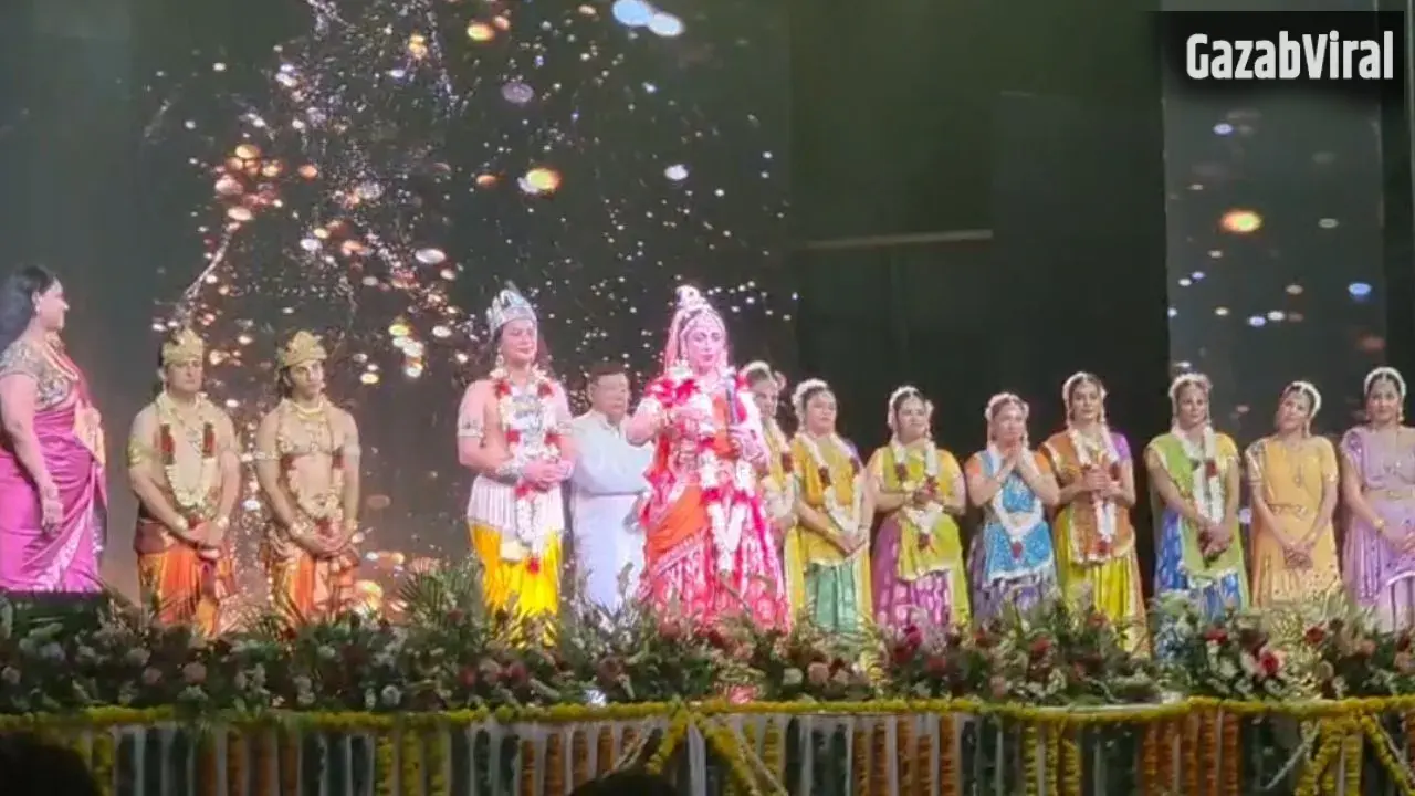 77 साल की उम्र में हेमा मालिनी का शानदार डांस, 75 मिनट की ‘राधा रास बिहारी’ नृत्य नाटिका बनी आकर्षण का केंद्र​