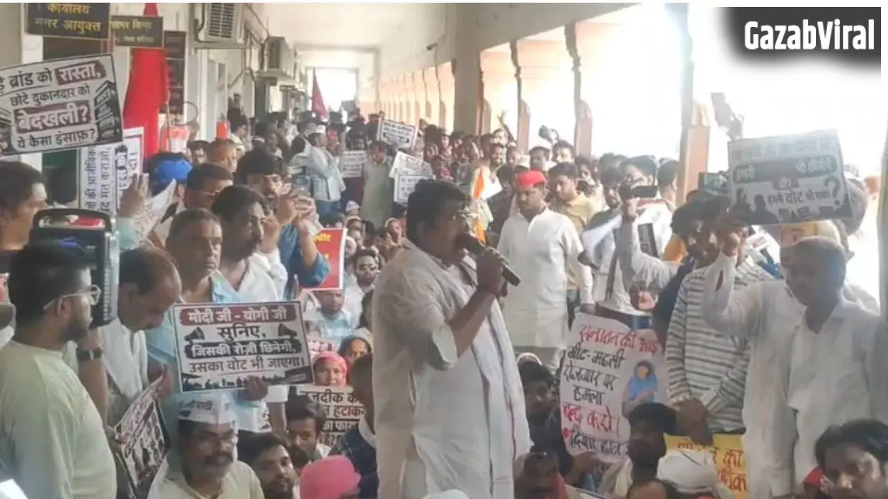 वाराणसी में मीट कारोबारियों का बड़ा प्रदर्शन, नगर आयुक्त के आश्वासन के बाद मिली राहत​