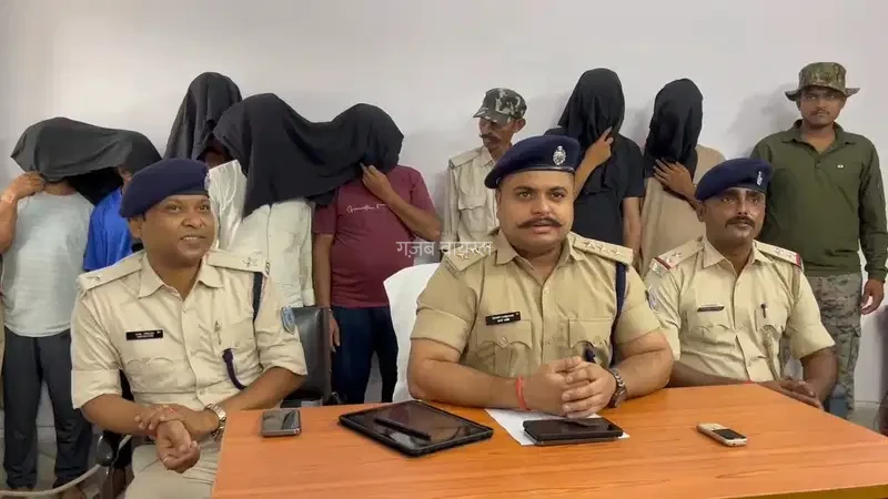 झारखंड: WhatsApp पर पहले आती थी लड़कियों की तस्वीर… पसंद आते ही होटल में होती थी एंट्री, चांदनी होटल में चल रहे रैकेट का ऐसे हुआ पर्दाफाश​​​