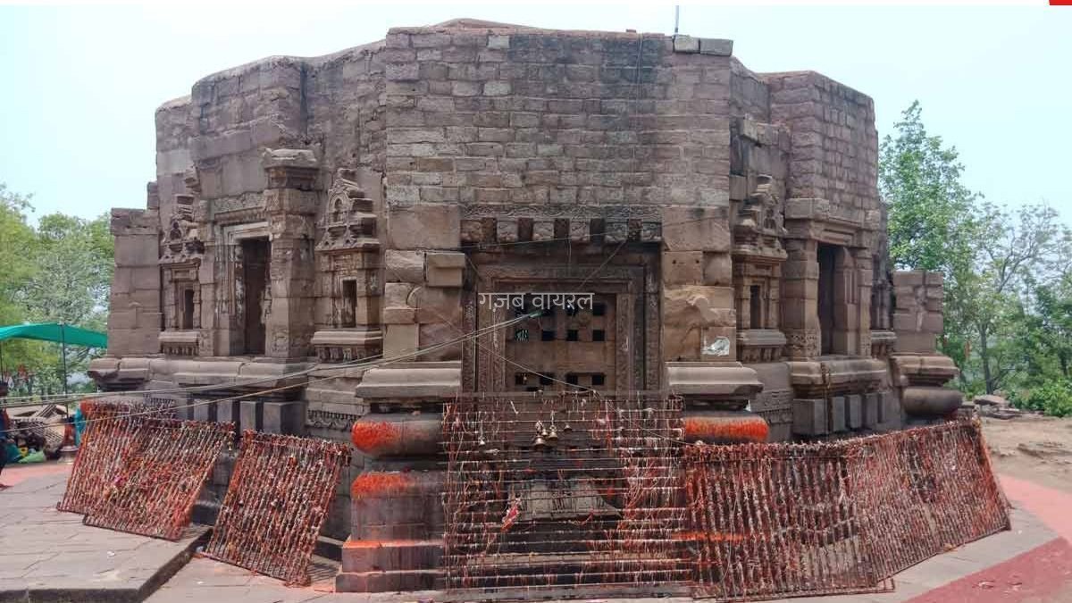 रहस्य से घिरा मां मुंडेश्वरी मंदिर, जहाँ होती है रक्तहीन बलि और सदियों से पल रहा है अनोखा चमत्कार