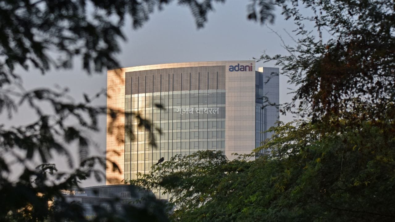 अडानी के 12 लाख करोड़ के मेगा प्लान से दलाल स्ट्रीट पर हलचल! इन कंपनियों की खुली लॉटरी