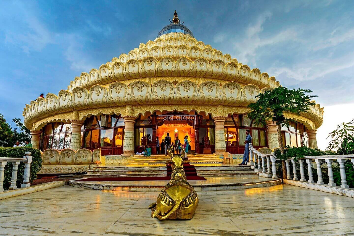 ये हैं भारत के 7 आश्रम जहां ठहर सकते हैं मुफ्त में, नहीं लगता एक भी पैसा. खाना-पीना सब कुछ फ्री. यहां खूबसूरती भी है और दिल का सुकून भी
