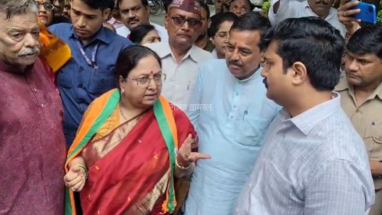 17 कॉल के बाद भी एटा DM ने नहीं उठाया फोन, मंत्री बेबी रानी मौर्य भड़कीं, बोलीं- ये नहीं चलेगा