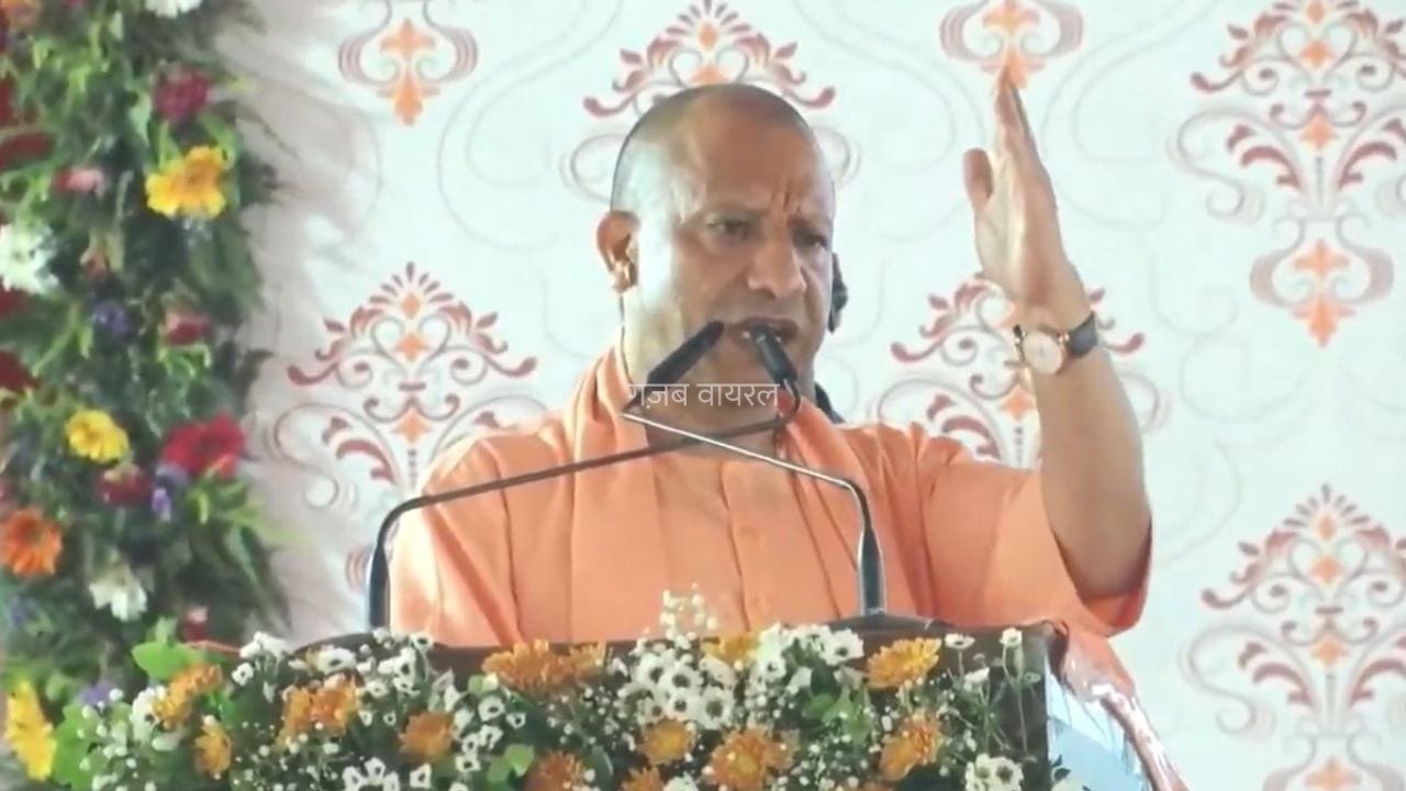 दंगा, कर्फ्यू और माफियाओं से लेकर कांग्रेस-सपा तक… संत कबीर नगर में विरोधियों पर जमकर बरसे मुख्यमंत्री योगी आदित्यनाथ​