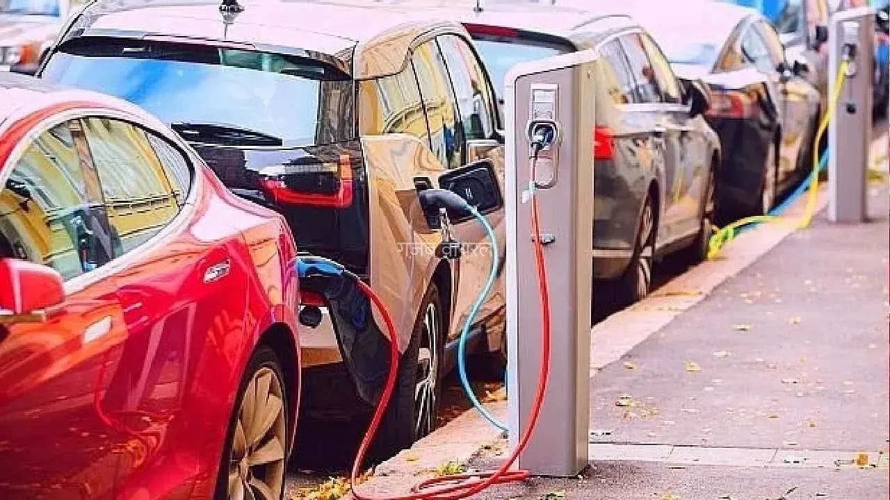 महंगे पेट्रोल-डीजल ने बढ़ाई EVs की डिमांड, कंपनियों के लिए ये है असली चुनौती!