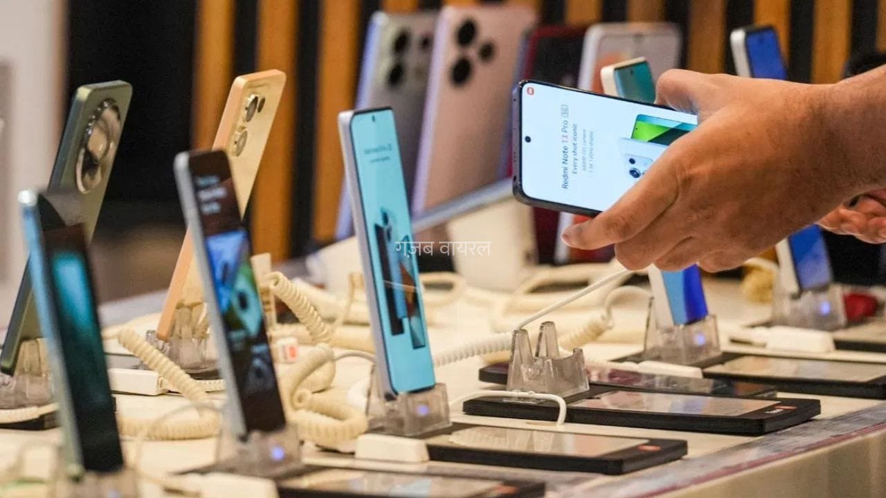 इलेक्ट्रॉनिक्स सेक्टर में भारत का जलवा, 11 साल में 11 गुना ग्रोथ, फोन मैन्युफैक्चरिंग में छाया देश​