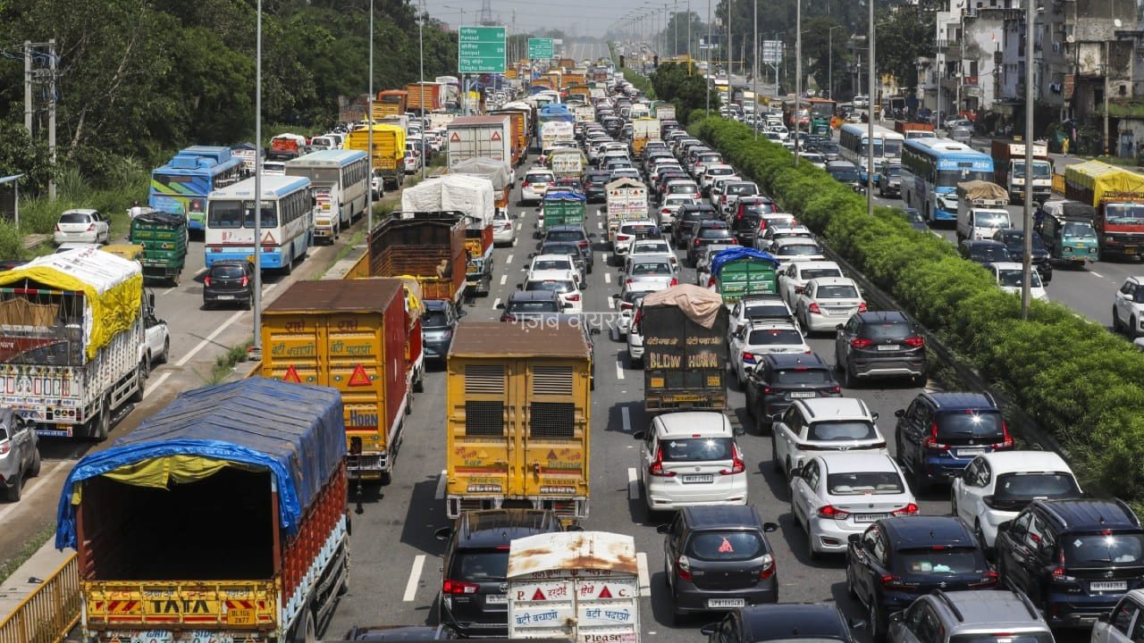 एक ही हाईवे पर अलग-अलग स्पीड लिमिट क्यों? कहीं 120 तो कहीं 100 KM/H जानें वजह​