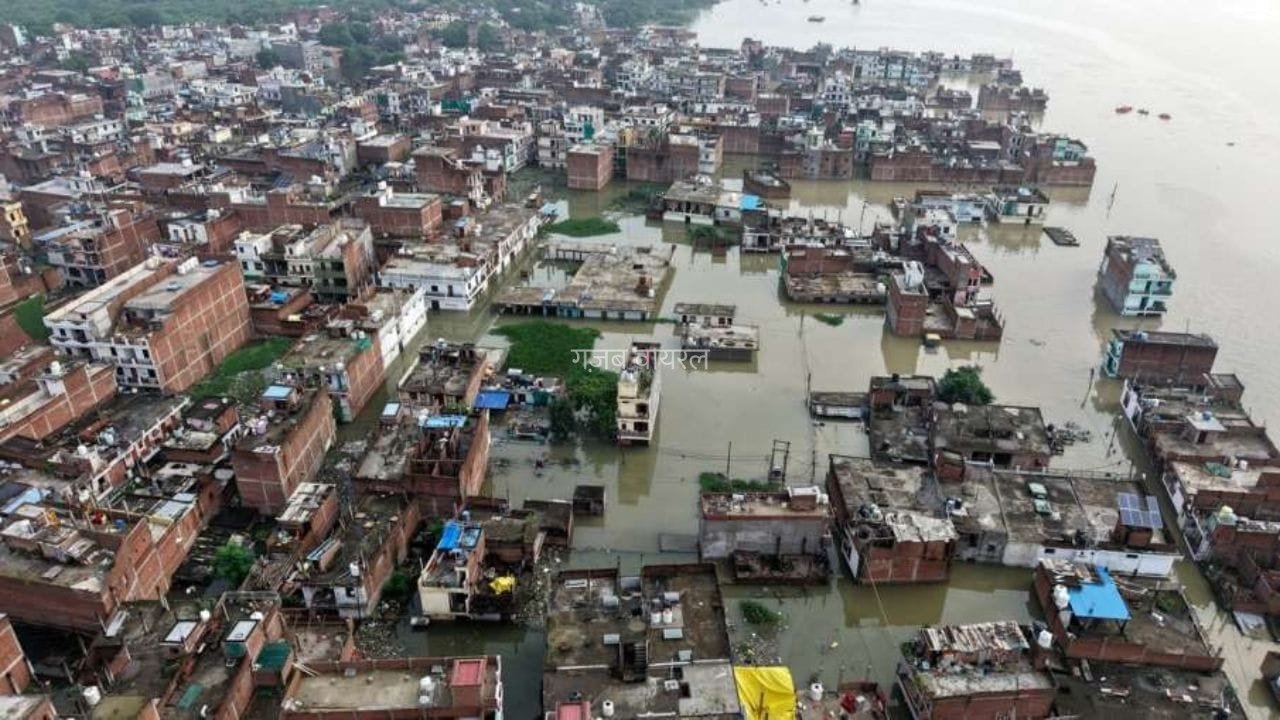 पंपसेट फेल, सड़कें जलमग्न और घर तक डूबे… प्रयागराज में स्मार्ट सिटी के दावे पानी-पानी!