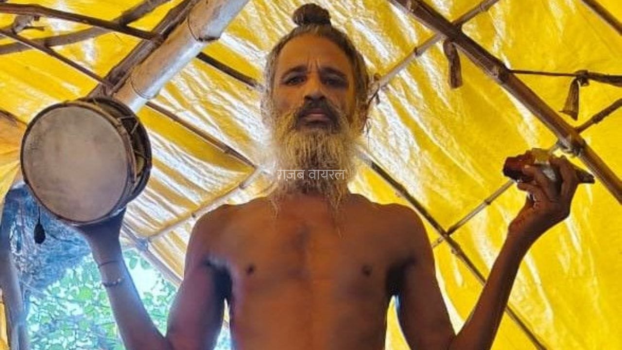 4 महीने तक खड़े रहकर तपस्या! यमुना किनारे नागा संत की कठिन साधना देखने उमड़ रहे श्रद्धालु​