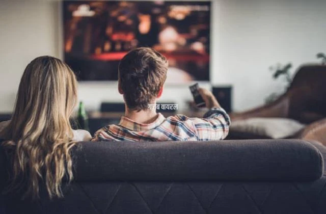 कामुक मां की घिनौनी हरकतें: 'काश तुम 18 साल के होते', गर्दन पर किया Kiss, कपड़े उतारे और...