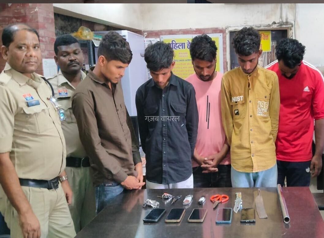Raipur News: ज्वेलर्स शॉप में थी डकैती की योजना, कामयाब होते उससे पहले ही पुलिस ने धार दबोचा, धारदार हथियार जब्त…